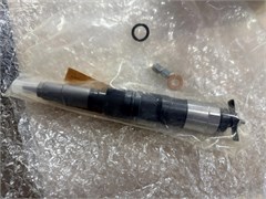 DZ100223 (SE501948) Форсунка топливная без коннектора 095000-6470 (Denso) DZ100223 (Denso)